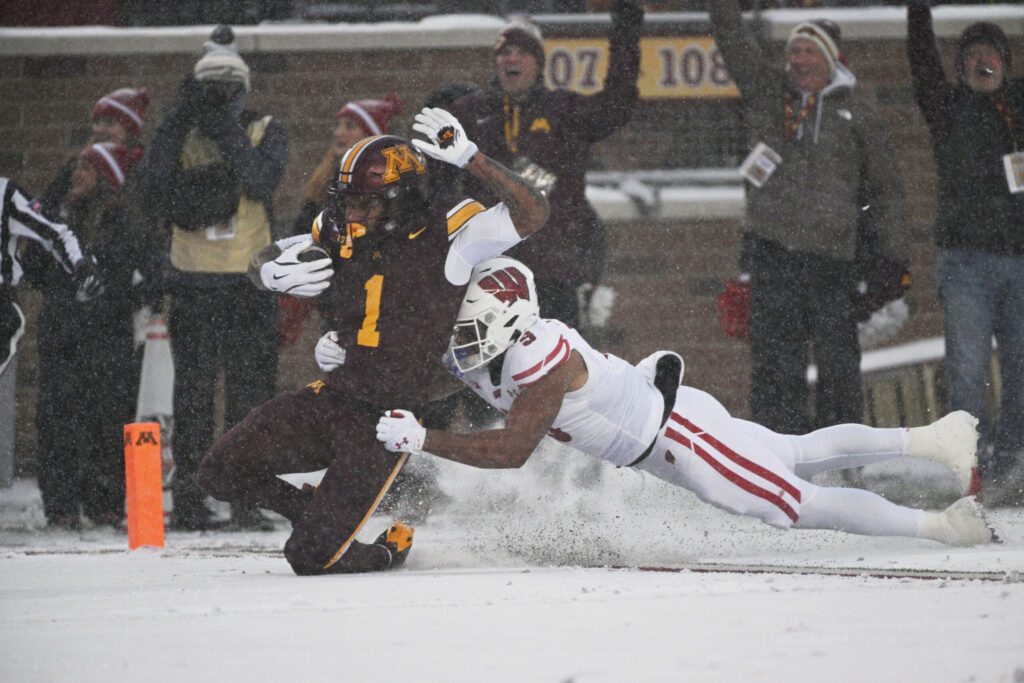 Wisconsin falls 17-7 at Minnesota, finishes season with most losses in 35 years